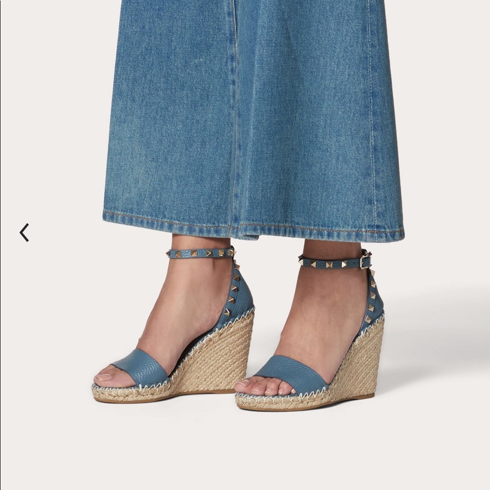 Valentino ROCKSTUD DOUBLE CALFSKIN WEDGE SANDAL - Picture 16 of 16